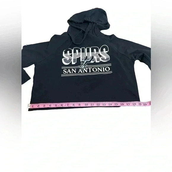 NBA San Antonio Spurs Basketball Black Cropped Hoodie Juniors size Large - Picture 9 of 12